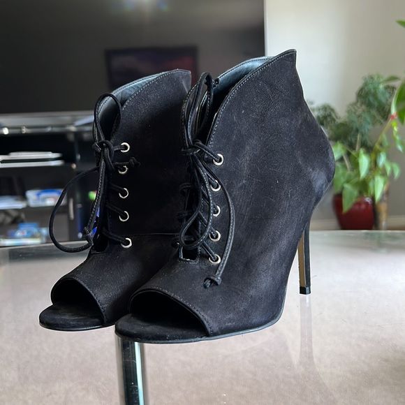 Open toe ankle boots in black suede, laces and silver details by Aldo - Picture 2 of 6